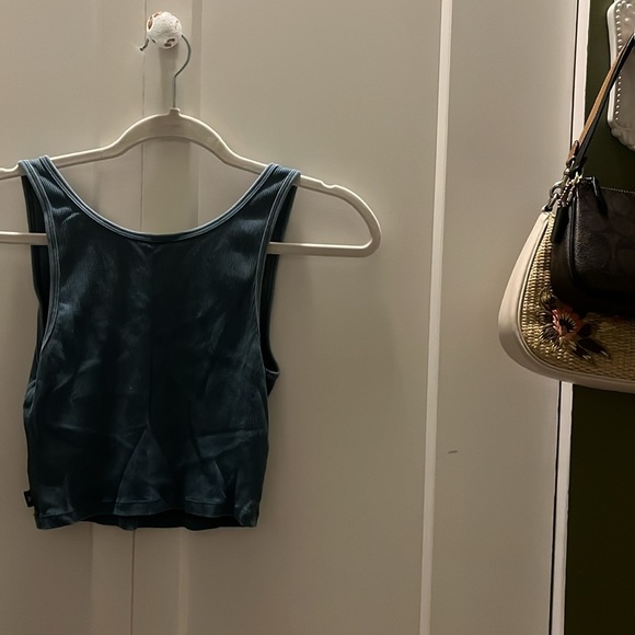 Aritzia Tna Ribbed Cropped Tank - Picture 3 of 4